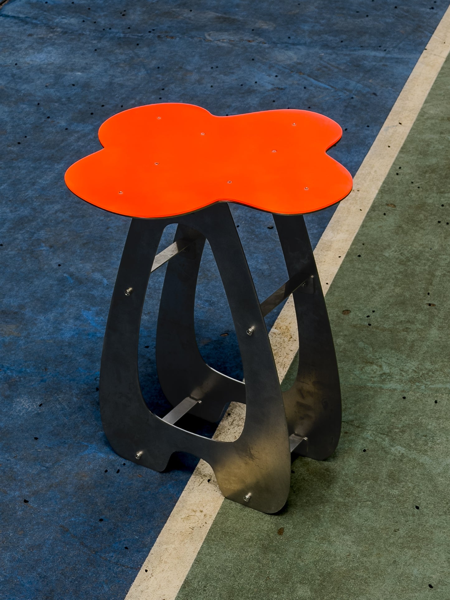 sāns side table - orange